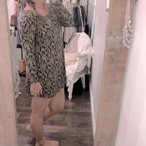 FOREVER 21 small black & tan floral T-shirt dress